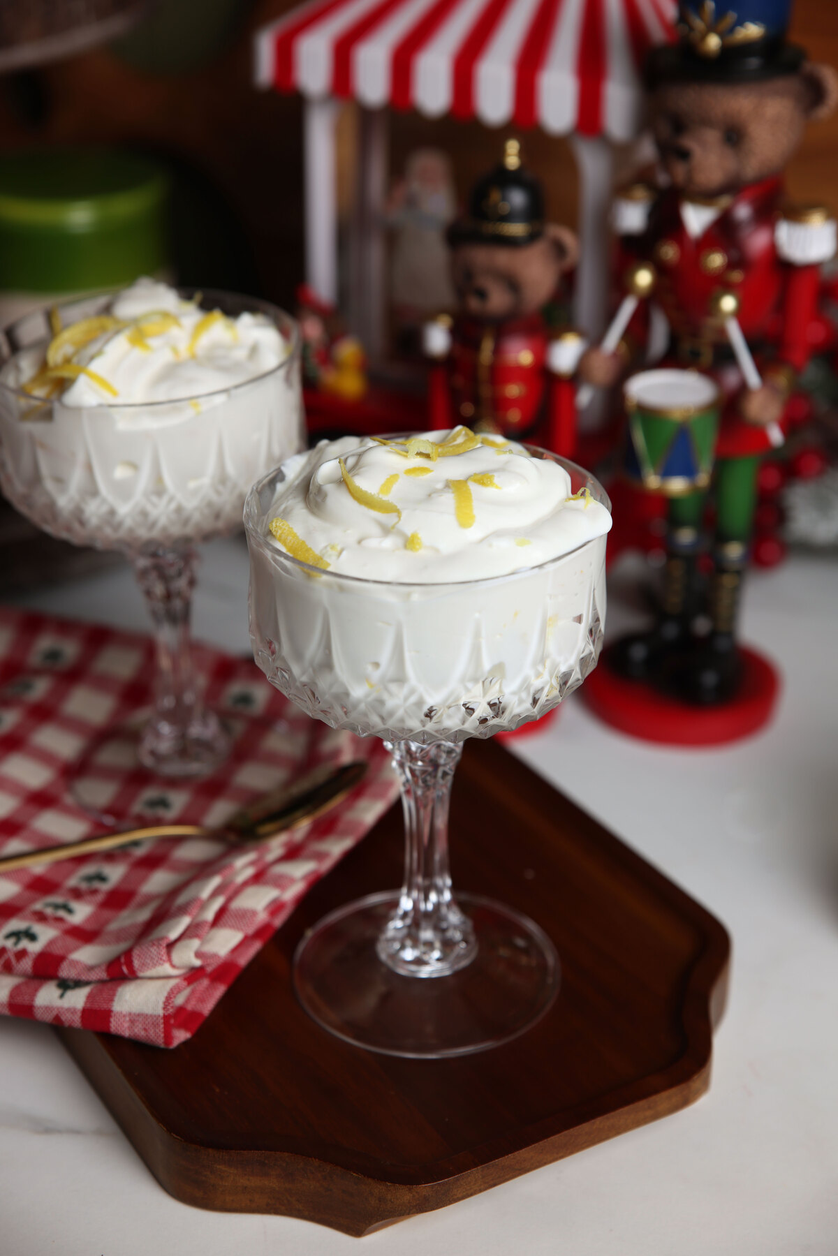 Κρέμα λεμονιού με 4 υλικά: Αέρινη, βελούδινη και έτοιμη σε 10 λεπτά