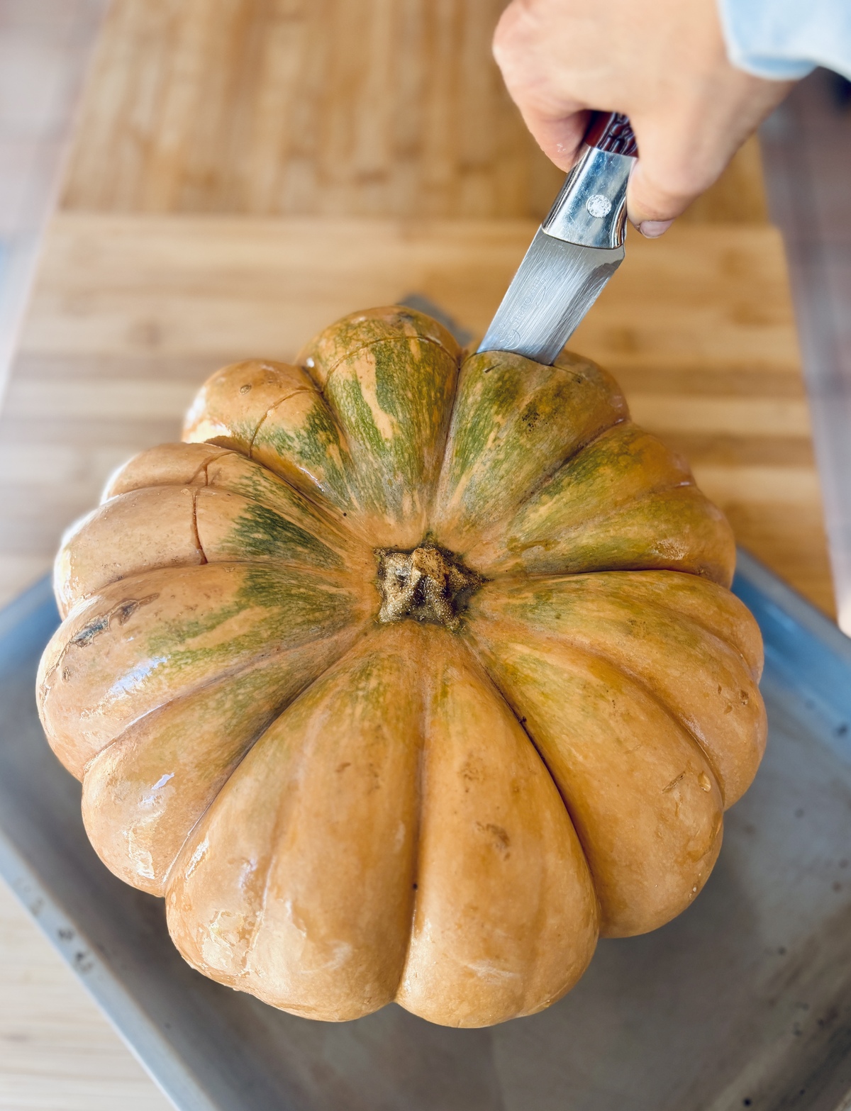 Mac & cheese μέσα σε κολοκύθα: Το πιο εντυπωσιακό γιορτινό comfort food