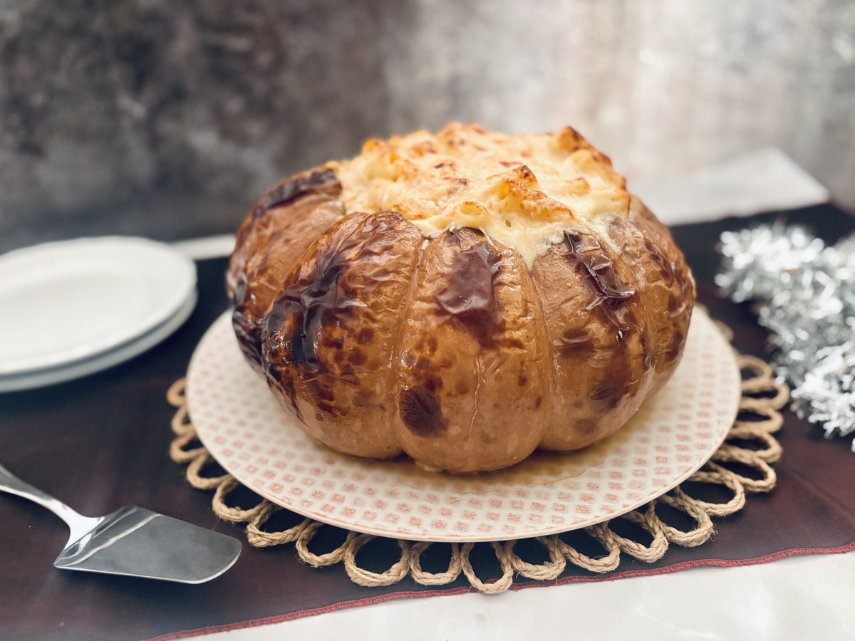 Mac & cheese μέσα σε κολοκύθα: Το πιο εντυπωσιακό γιορτινό comfort food