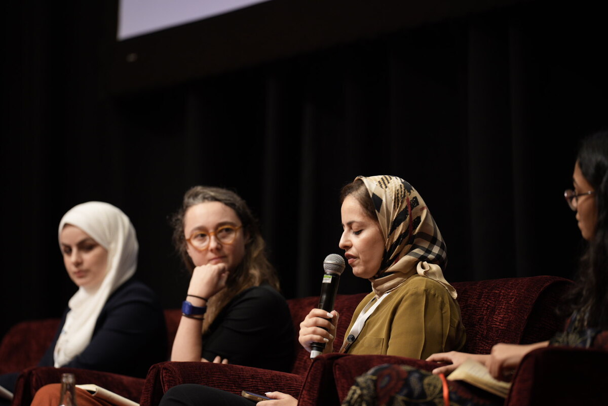 Απειλές, πίεση, επιμονή: γυναίκες δημοσιογράφοι μοιράζονται τις εμπειρίες τους