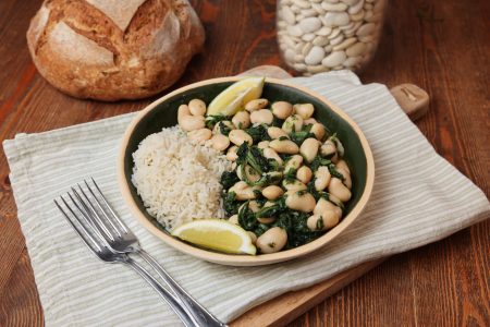 Γίγαντες λεμονάτοι με σπανάκι και ρύζι: plant-based συνταγή με πλήρη πρωτεϊνη