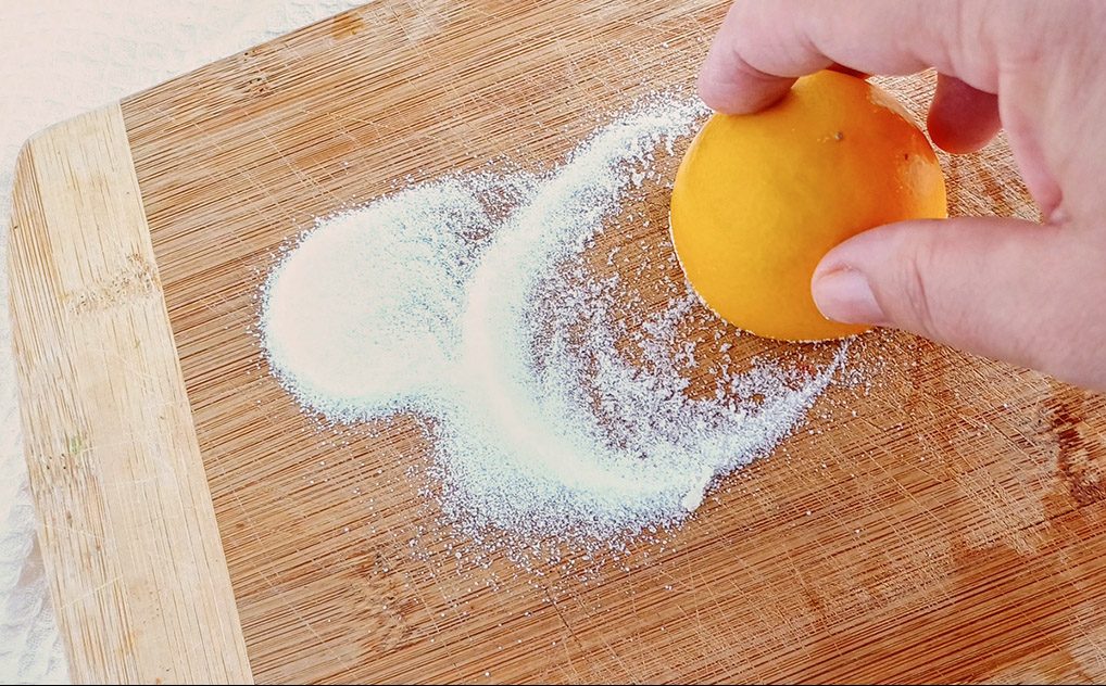 Πώς να χρησιμοποιήσεις το αλάτι ως φυσικό καθαριστικό στο σπίτι