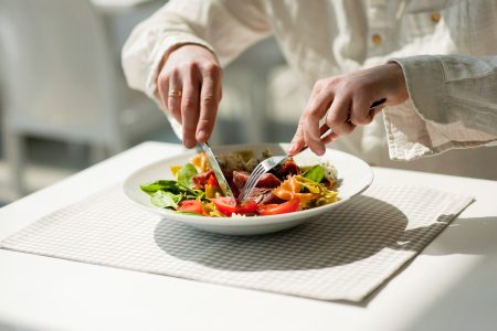 10 συνήθειες που δεν σε αφήνουν να χάσεις βάρος