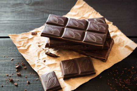 4 tips για να διαλέγεις την πιο υγιεινή μαύρη σοκολάτα