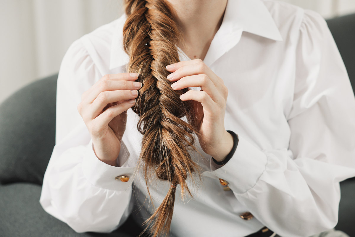 λιπαρά μαλλιά με ξηρές άκρες 