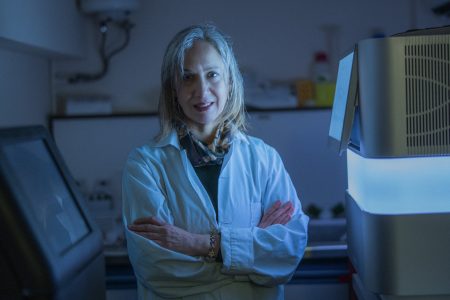 Ποιοι χρειάζεται να κάνουν το προληπτικό γονιδιακό τεστ για τον καρκίνο; Μία γενετίστρια απαντά