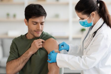 Άννα Παρδάλη: «Συνιστώ κάθε νέος μέχρι τα 25 να εμβολιαστεί άμεσα κατά της Μηνιγγίτιδας Β»