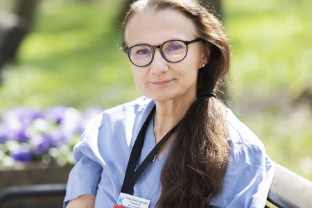 Τι πρέπει να κάνεις αν οι γονείς σου είχαν καρκίνο; Καθηγήτρια γενετικής του Καρολίνσκα απαντά στο OW