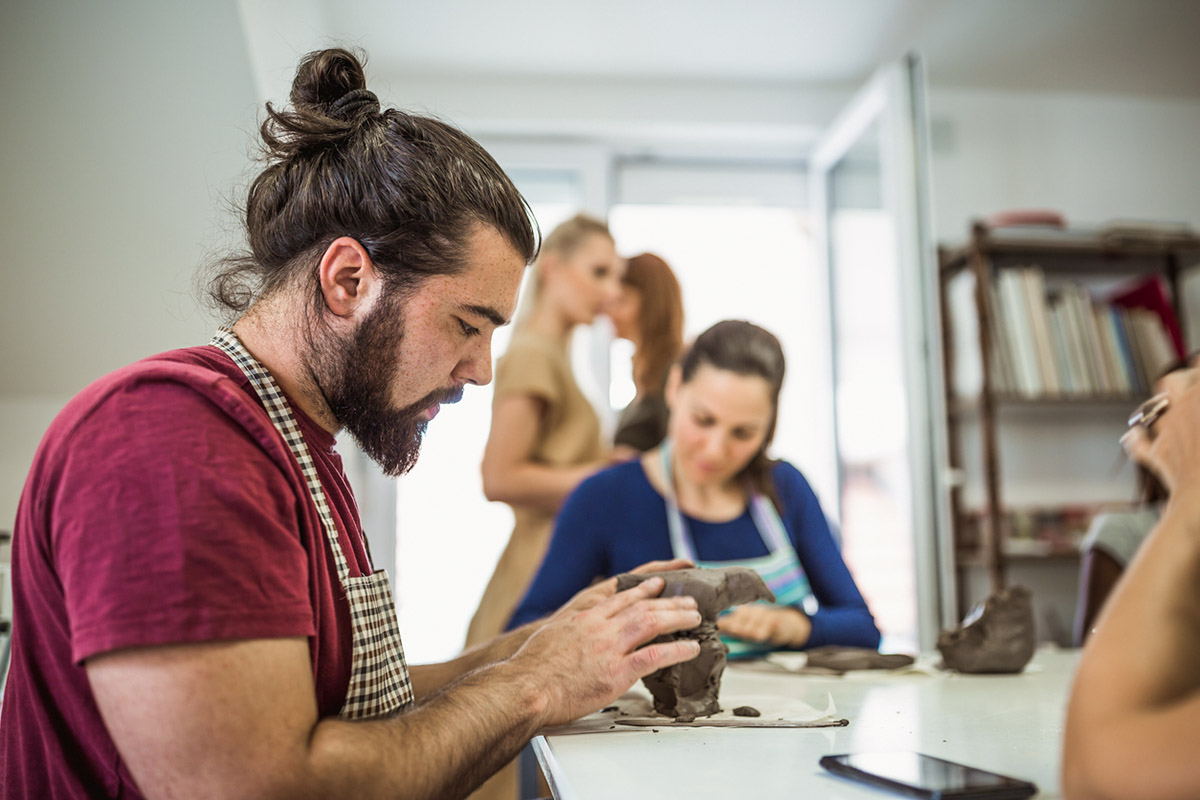 5+1 χώροι που χρειάζεσαι για καλύτερες κοινωνικές σχέσεις και ψυχική υγεία