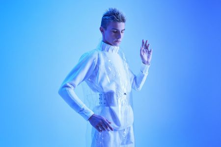 Τα ρούχα του μέλλοντος μετρούν την πίεση και σκοτώνουν μικρόβια