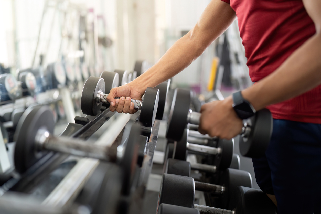 Σηκώνεις τα σωστά βαράκια για το σώμα σου; Να πώς θα το καταλάβεις