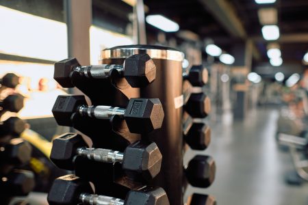 Σηκώνεις τα σωστά βαράκια για το σώμα σου; Να πώς θα το καταλάβεις