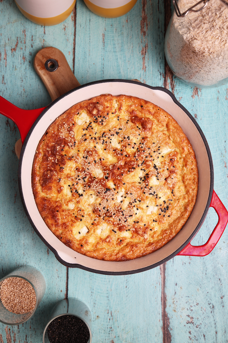 Εύκολη πρωτεϊνική τυρόπιτα στο μπλέντερ με cottage και βρώμη