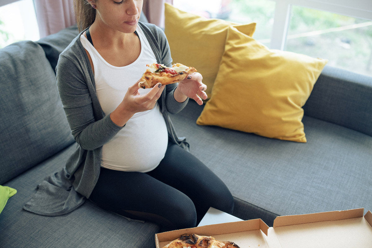 3 τροφές που μπορεί να καταστρέφουν τον εγκέφαλο πριν καν γεννηθείς