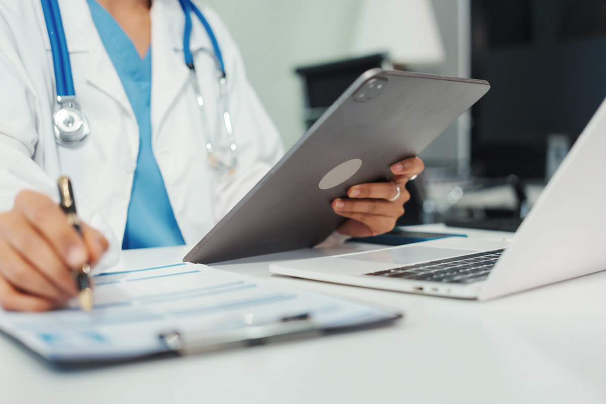 Τι πρέπει να κάνεις αν οι γονείς σου είχαν καρκίνο; Καθηγήτρια γενετικής του Καρολίνσκα απαντά στο OW