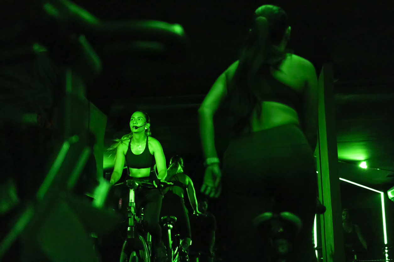 Πώς έγινε η γυμναστική η νέα βραδινή έξοδος;