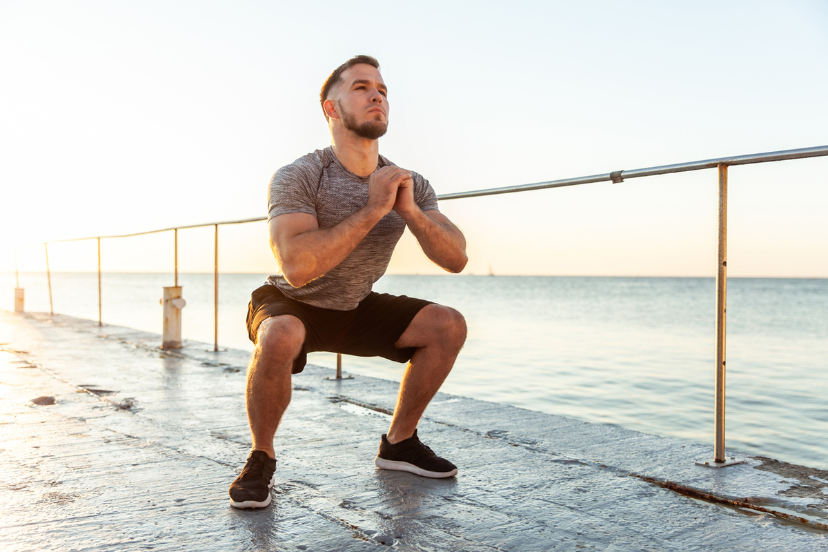 Hip dips: Τι είναι τα βαθουλώματα στους γοφούς που άρχισαν να ενοχλούν; Μπορείς να τα εξαφανίσεις;