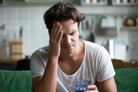 Ημικρανία: Ένα πλήρες διατροφικό πλάνο για να εντοπίσεις τι στην προκαλεί