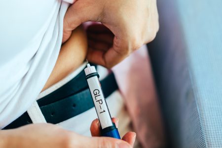 4 κανόνες για να προστατεύεις οστά, μυς και εγκέφαλο αν κάνεις ενέσεις αδυνατίσματος