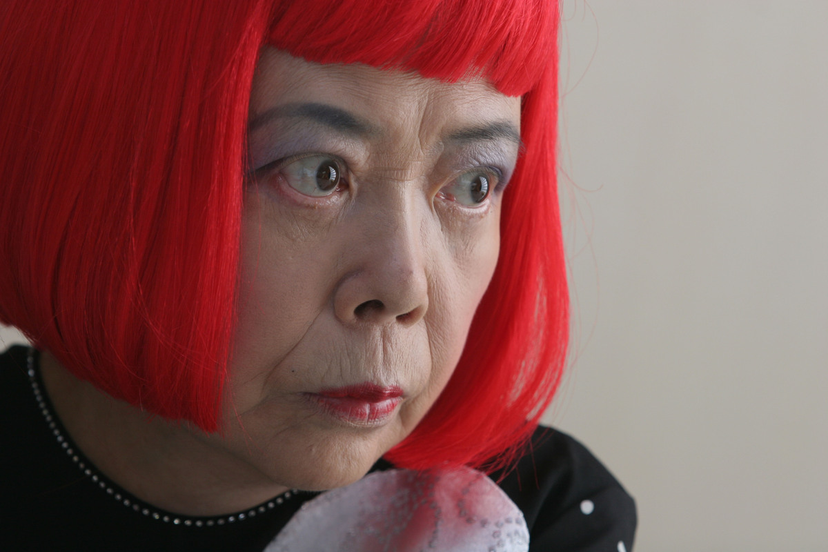 Η Yayoi Kusama δε θα ξαναντύσει τα σκοτάδια της με πολύχρωμα πουά