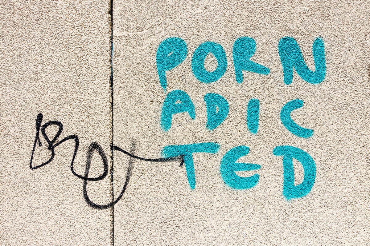Υπάρχει στ' αλήθεια εθισμός στο πορνό;