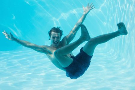 Τι συμβαίνει στην ακοή μας όταν βρισκόμαστε κάτω από το νερό