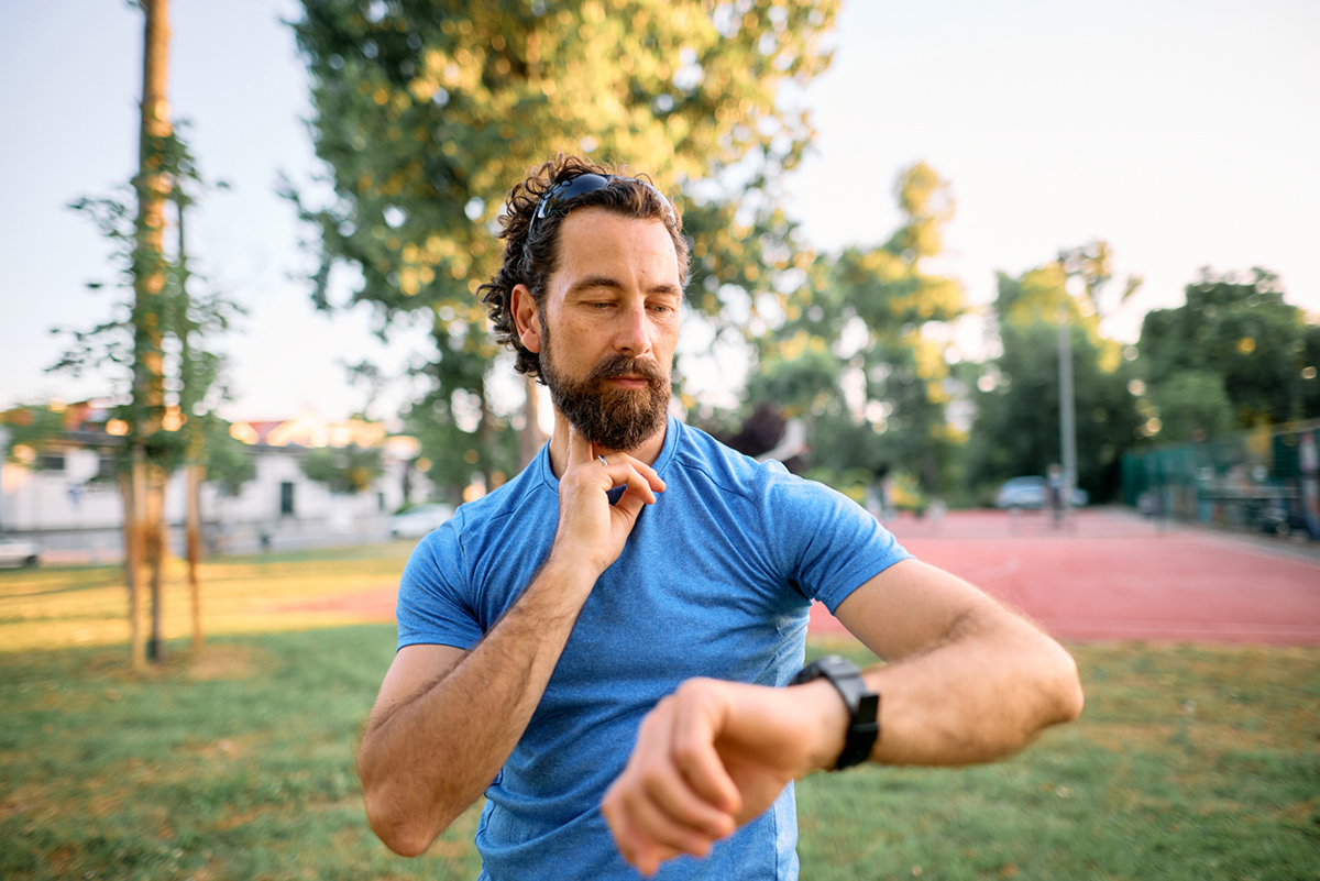 Μια μέτρηση που αγνοείς στο smartwatch μπορεί να δείχνει πρόβλημα υγείας