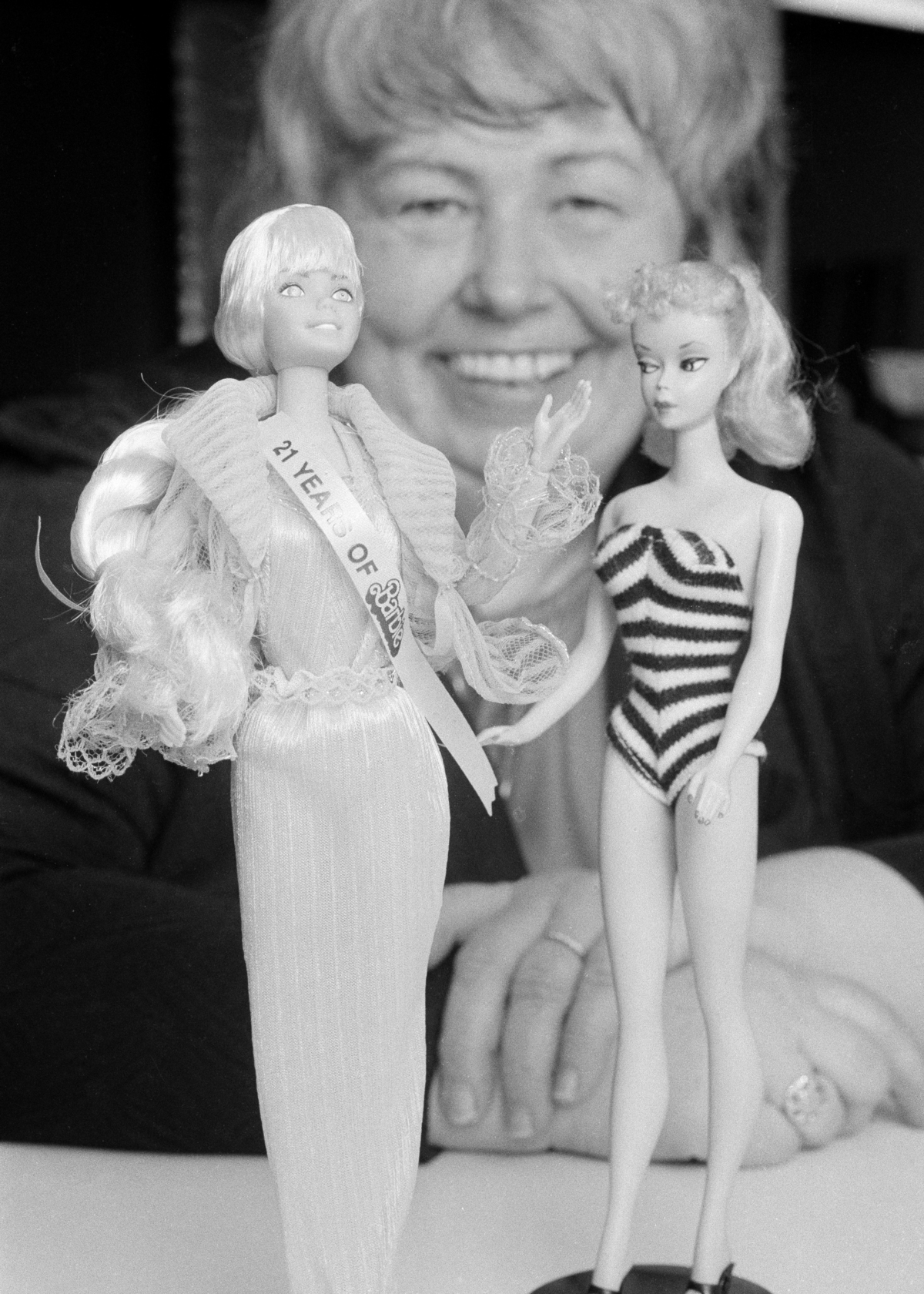 Η Barbie έγινε πιο «ανθρώπινη» - Τι άλλαξε στον τρόπο που βλέπουν το σώμα τους τα παιδιά;