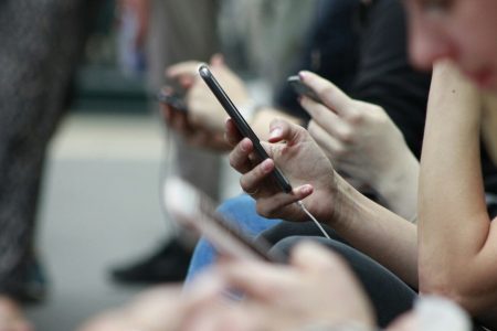 7 χρήσεις του smartphone για πιο γερό μυαλό και καλύτερη διάθεση
